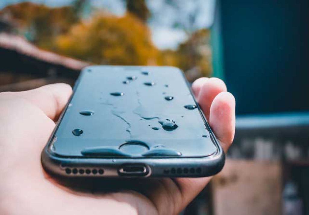 are iPhones waterproof